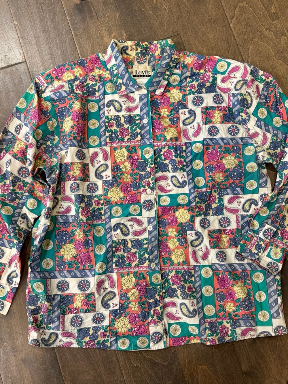 I rage Levi's Multicolor Floral & Paisley Button-Up Shirt